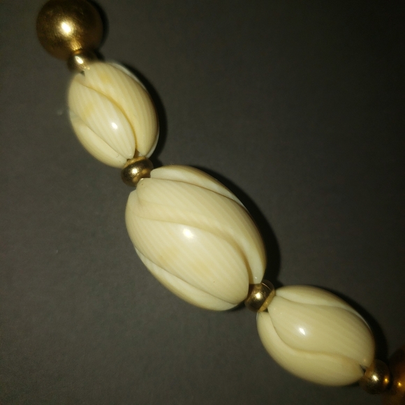 Napier Vintage Celluloid and Goldtone Beaded Necklace - Picture 3 of 4